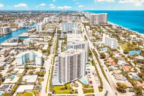 Copropriété à louer à Fort Lauderdale, Floride: 2 chambres, 111.48 m2 № 1057008 - photo 1
