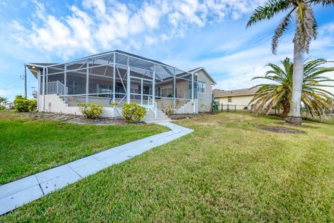 House in Englewood, Florida 3 bedrooms, 147.81 sq.m. № 2419185 - photo 29