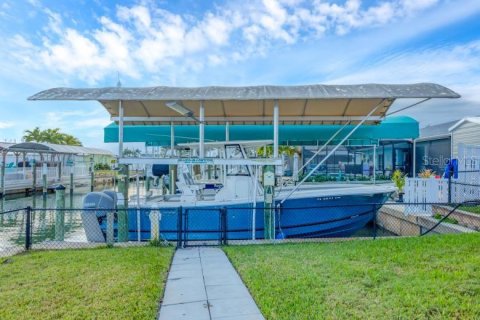House in Englewood, Florida 3 bedrooms, 147.81 sq.m. № 2419185 - photo 30