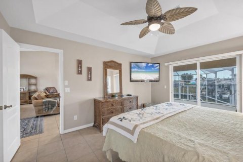 House in Englewood, Florida 3 bedrooms, 147.81 sq.m. № 2419185 - photo 16