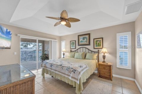 House in Englewood, Florida 3 bedrooms, 147.81 sq.m. № 2419185 - photo 15