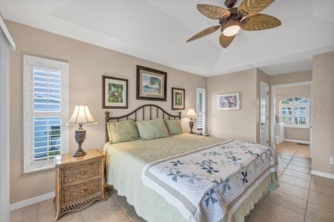 House in Englewood, Florida 3 bedrooms, 147.81 sq.m. № 2419185 - photo 17