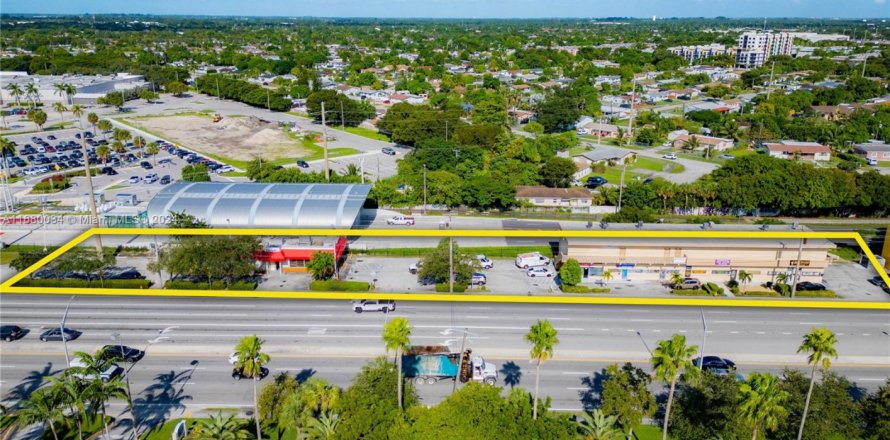 Immobilier commercial à Cutler Bay, Floride № 1935067