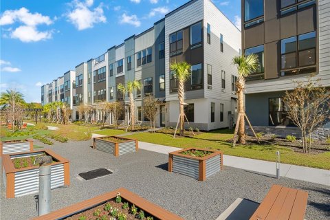 Townhouse in Orlando, Florida 3 bedrooms, 193.7 sq.m. № 1339270 - photo 2