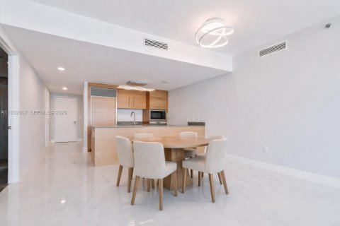 Copropriété à vendre à Miami, Floride: 2 chambres, 119.84 m2 № 1992610 - photo 3