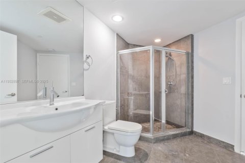 Copropriété à vendre à Miami, Floride: 2 chambres, 119.84 m2 № 1992610 - photo 13