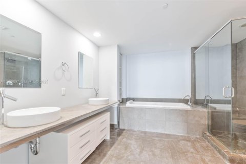 Copropriété à vendre à Miami, Floride: 2 chambres, 119.84 m2 № 1992610 - photo 8