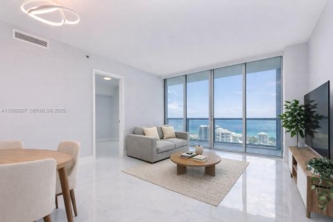 Copropriété à vendre à Miami, Floride: 2 chambres, 119.84 m2 № 1992610 - photo 1