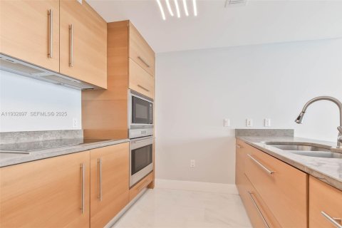 Copropriété à vendre à Miami, Floride: 2 chambres, 119.84 m2 № 1992610 - photo 6