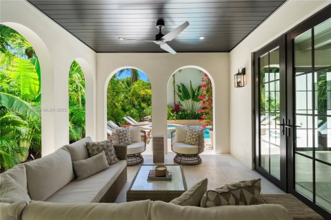 Villa ou maison à vendre à Miami, Floride: 6 chambres, 420.66 m2 № 1742441 - photo 24