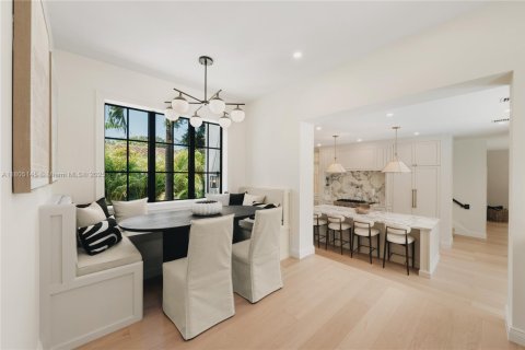 Villa ou maison à vendre à Miami, Floride: 6 chambres, 420.66 m2 № 1742441 - photo 15