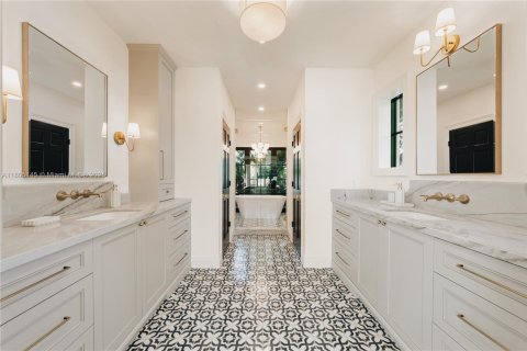 Villa ou maison à vendre à Miami, Floride: 6 chambres, 420.66 m2 № 1742441 - photo 12