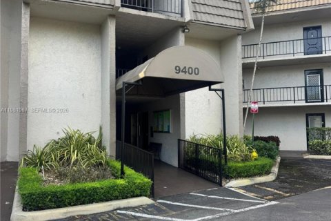 Copropriété à vendre à Tamarac, Floride: 2 chambres, 88.26 m2 № 2050169 - photo 2