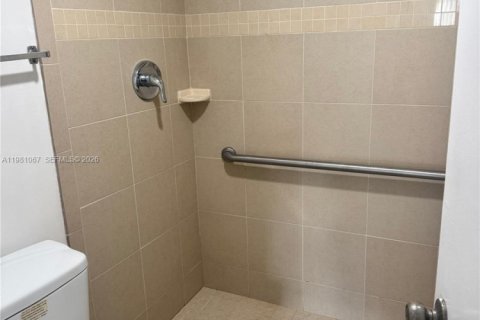 Copropriété à vendre à Tamarac, Floride: 2 chambres, 88.26 m2 № 2050169 - photo 15