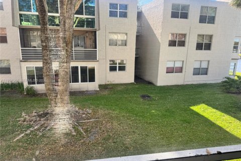 Copropriété à vendre à Tamarac, Floride: 2 chambres, 88.26 m2 № 2050169 - photo 16