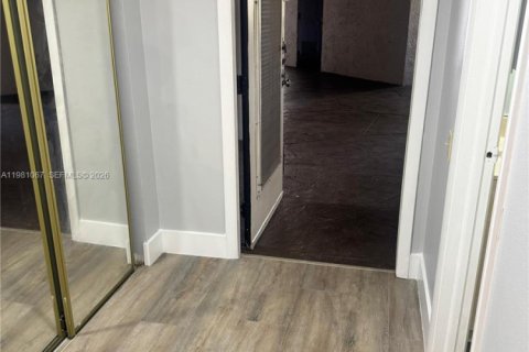 Copropriété à vendre à Tamarac, Floride: 2 chambres, 88.26 m2 № 2050169 - photo 5