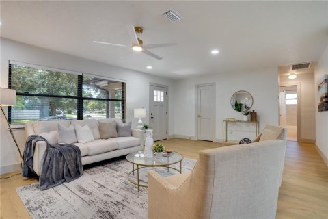 Villa ou maison à vendre à Saint Petersburg, Floride: 4 chambres, 156.73 m2 № 2425811 - photo 7