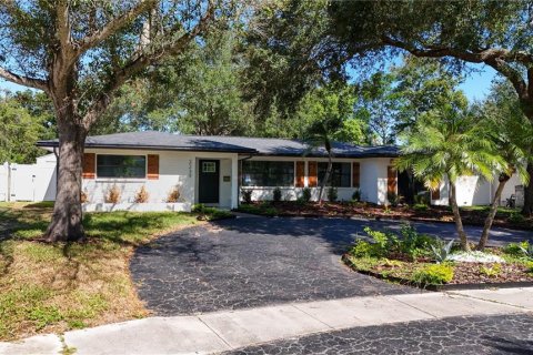 Villa ou maison à vendre à Saint Petersburg, Floride: 4 chambres, 156.73 m2 № 2425811 - photo 2