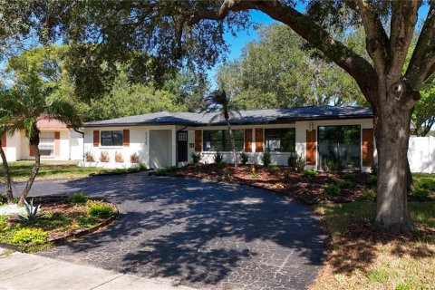 Villa ou maison à Saint Petersburg, Floride 4 chambres, 156.73 m2 № 2425811
