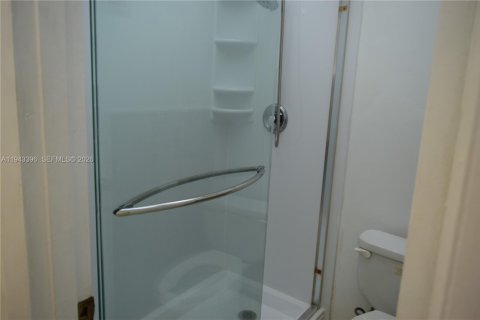 Condominio en venta en Lauderdale Lakes, Florida, 1 dormitorio, 61.5 m2 № 2000488 - foto 14