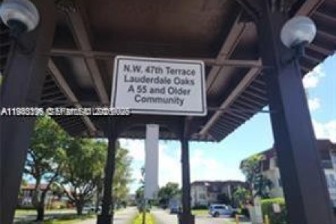 Condominio en venta en Lauderdale Lakes, Florida, 1 dormitorio, 61.5 m2 № 2000488 - foto 2