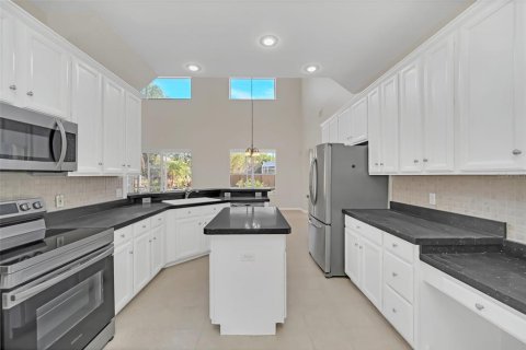 House in Orlando, Florida 5 bedrooms, 273.5 sq.m. № 1525558 - photo 21