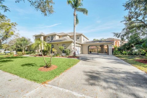 House in Orlando, Florida 5 bedrooms, 273.5 sq.m. № 1525558 - photo 3