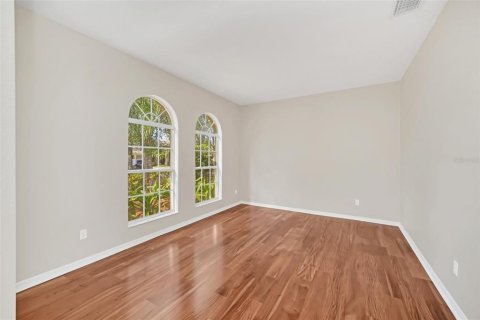 House in Orlando, Florida 5 bedrooms, 273.5 sq.m. № 1525558 - photo 8
