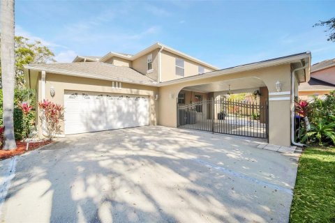 House in Orlando, Florida 5 bedrooms, 273.5 sq.m. № 1525558 - photo 4