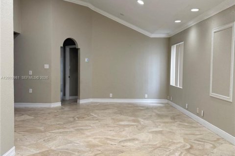 House in Hollywood, Florida 4 bedrooms, 145.3 sq.m. № 2069435 - photo 2