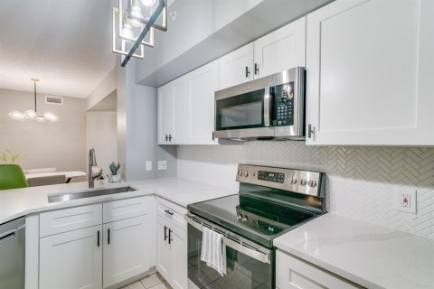 Copropriété à louer à Wellington, Floride: 2 chambres, 130.43 m2 № 2168907 - photo 5