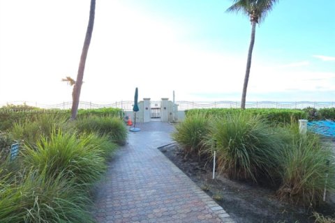 Copropriété à louer à Hollywood, Floride: 1 chambre, 75.44 m2 № 1862644 - photo 30