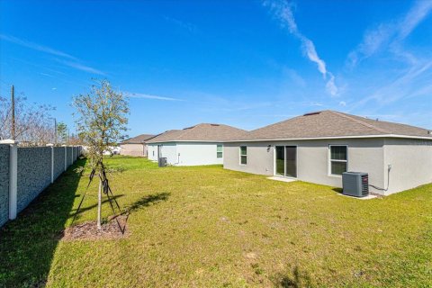 House in Haines City, Florida 3 bedrooms, 119.1 sq.m. № 2227033 - photo 22