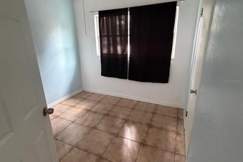 Villa ou maison à louer à Tarpon Springs, Floride: 3 chambres, 78.04 m2 № 2413847 - photo 4