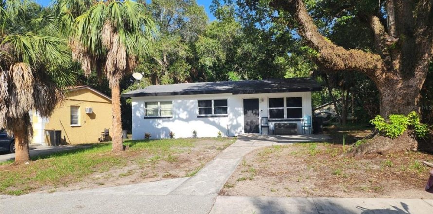 Villa ou maison à Tarpon Springs, Floride 3 chambres, 78.04 m2 № 2413847