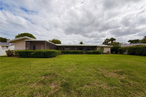 Снять в аренду виллу или дом в Холливуд, Флорида 4 спальни, 201.78м2, № 2065801 - фото 25