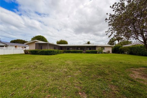 Снять в аренду виллу или дом в Холливуд, Флорида 4 спальни, 201.78м2, № 2065801 - фото 26