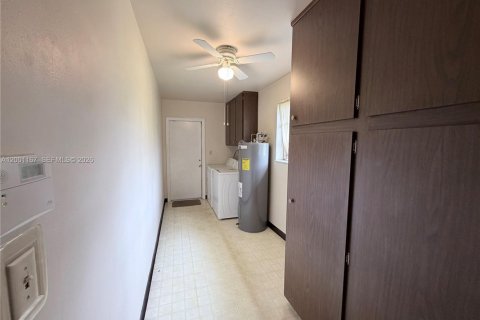 Снять в аренду виллу или дом в Холливуд, Флорида 4 спальни, 201.78м2, № 2065801 - фото 21