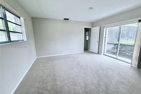 Снять в аренду виллу или дом в Холливуд, Флорида 4 спальни, 201.78м2, № 2065801 - фото 12