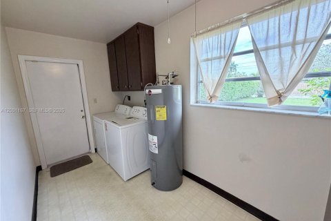 Снять в аренду виллу или дом в Холливуд, Флорида 4 спальни, 201.78м2, № 2065801 - фото 20