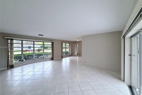 Снять в аренду виллу или дом в Холливуд, Флорида 4 спальни, 201.78м2, № 2065801 - фото 3