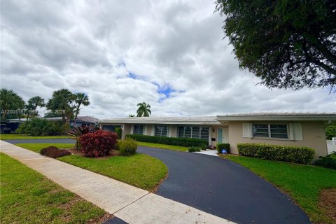 Снять в аренду виллу или дом в Холливуд, Флорида 4 спальни, 201.78м2, № 2065801 - фото 2