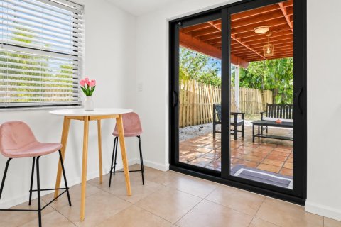 Villa ou maison à vendre à Fort Lauderdale, Floride: 3 chambres, 114.46 m2 № 2407654 - photo 11