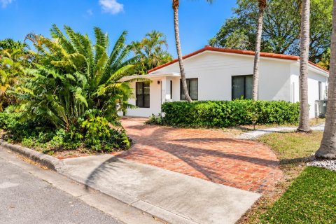 Villa ou maison à vendre à Fort Lauderdale, Floride: 3 chambres, 114.46 m2 № 2407654 - photo 3
