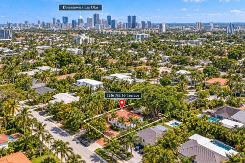 Villa ou maison à vendre à Fort Lauderdale, Floride: 3 chambres, 114.46 m2 № 2407654 - photo 2