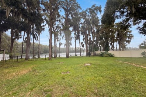 House in Lutz, Florida 3 bedrooms, 198.25 sq.m. № 2410031 - photo 25