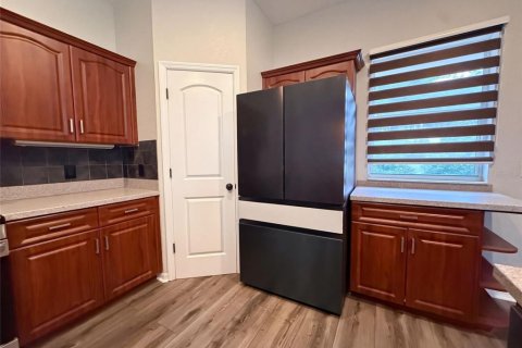 House in Lutz, Florida 3 bedrooms, 198.25 sq.m. № 2410031 - photo 8