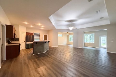 House in Lutz, Florida 3 bedrooms, 198.25 sq.m. № 2410031 - photo 3