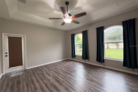 House in Lutz, Florida 3 bedrooms, 198.25 sq.m. № 2410031 - photo 4