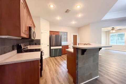 House in Lutz, Florida 3 bedrooms, 198.25 sq.m. № 2410031 - photo 6